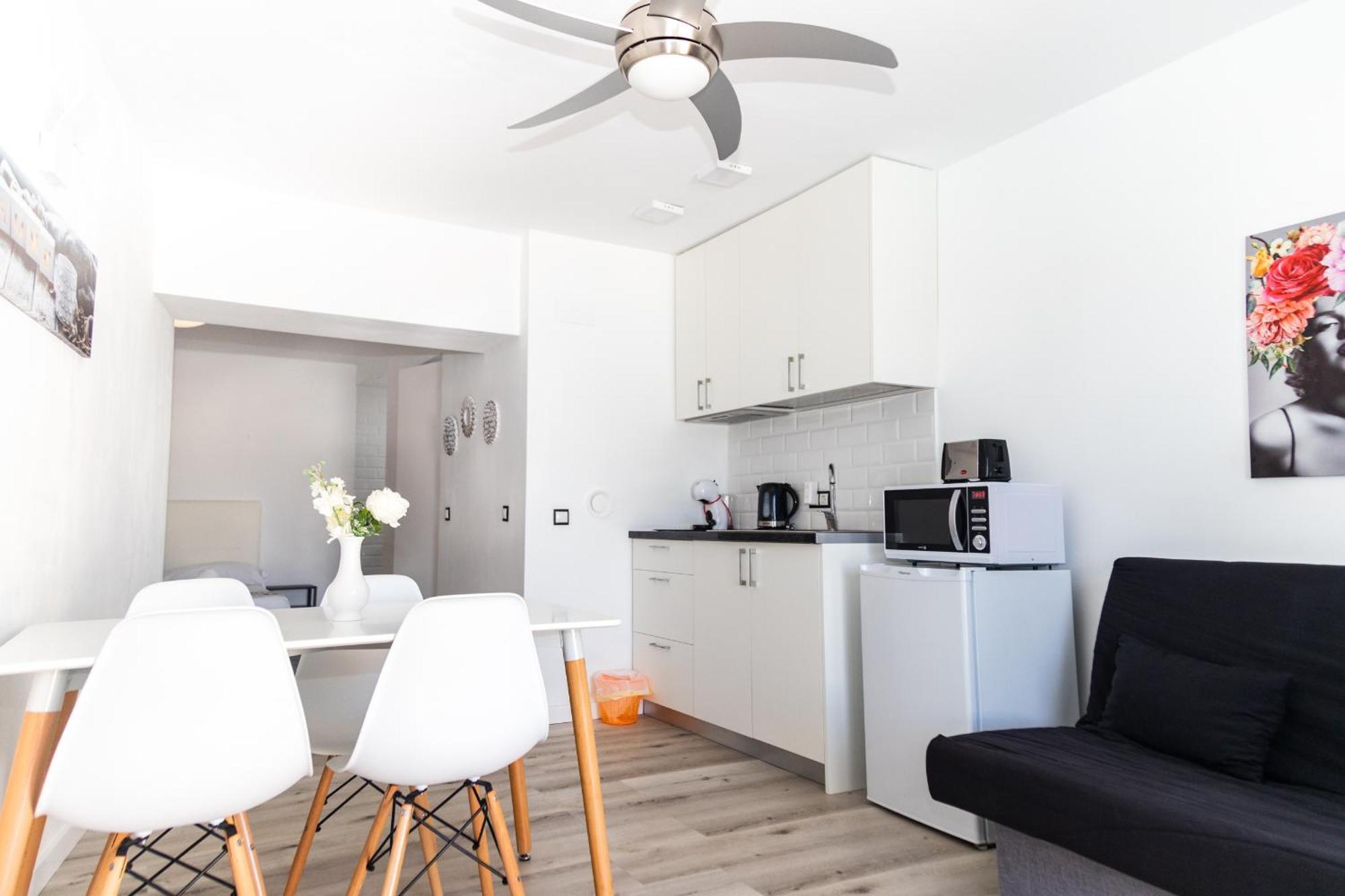 Jacaranda Apartments & Studios Es Cana Dış mekan fotoğraf